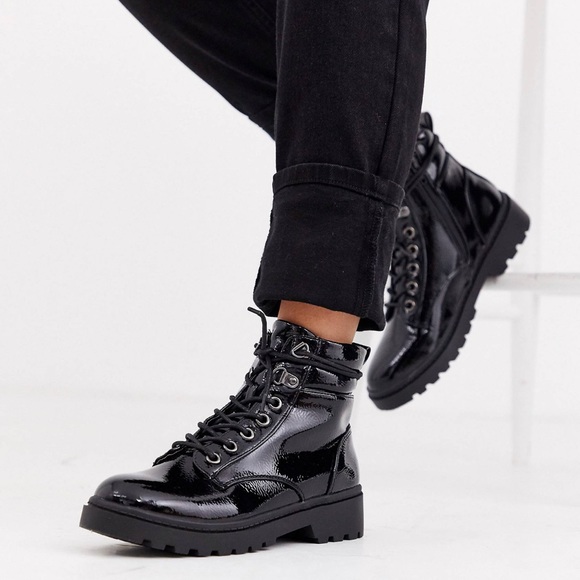 ASOS Brand: Newlook chunky flat hiker boots in black - Picture 4 of 7